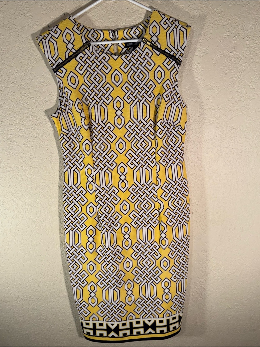 Karin Stevens NWT Yellow and White Geometric Midi Zipper Accent Sheath Dress